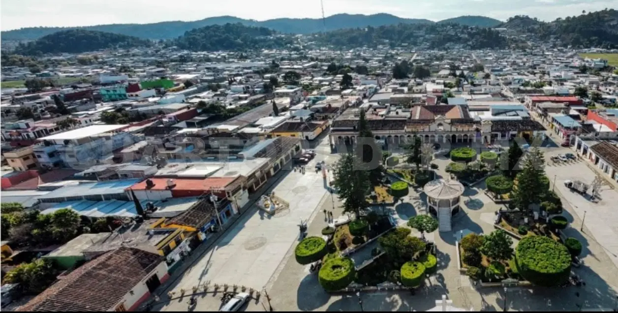 La falta del servicio afecta a viviendas y comercios, que ya registran pérdidas económicas por la falta de luz. Manuel Martínez / CP