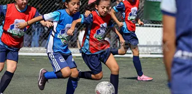 Coventry School arranca con goleada Coventry School arranca con goleada