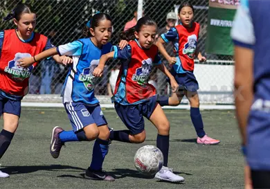 Coventry School arranca con goleada