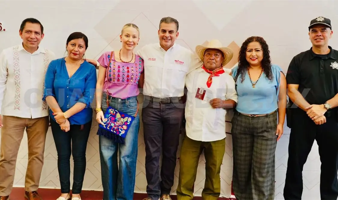 El edil reconoció el trabajo de 41 agentes municipales y más de mil 300 policías auxiliares. CP