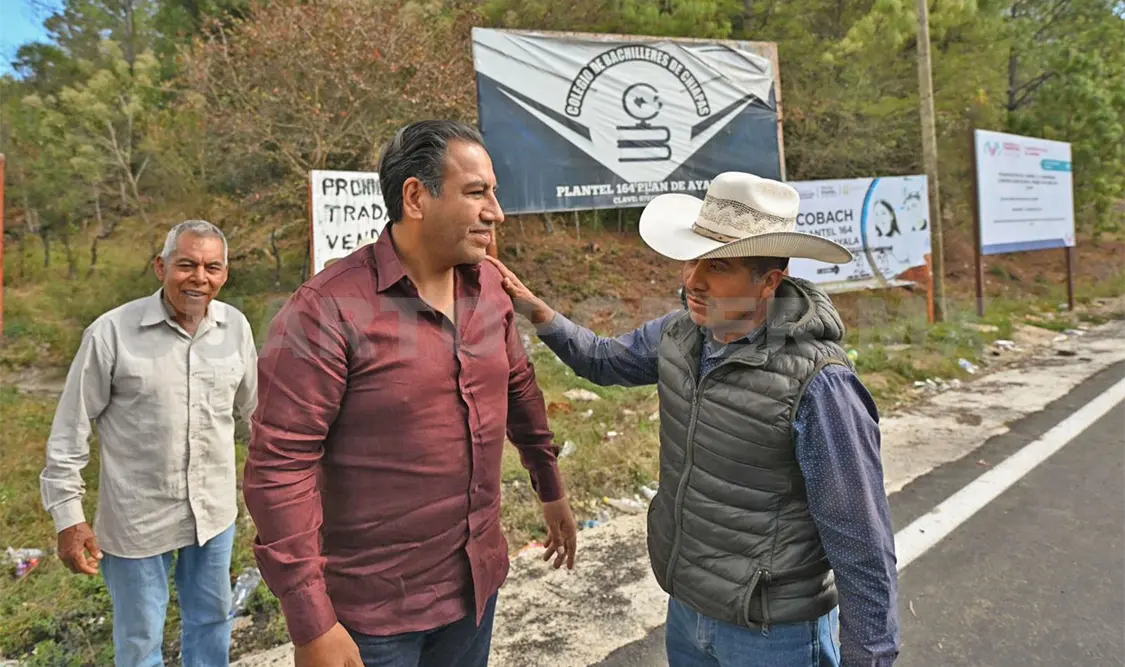 El gobernador supervisó el avance de los trabajos en el camino Altamirano-Comitán. CP