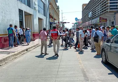 Evacuan oficinas del SAT  por alerta de sismo