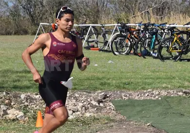 Tritones conquistaron la laguna de Koil&aacute;