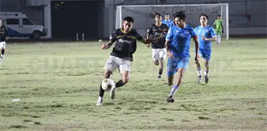 Pavones cae en la tierra del edén Pavones cae en la tierra del edén