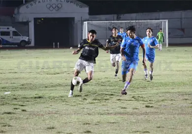 Pavones cae en la tierra del ed&eacute;n