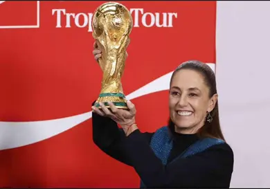 Sheinbaum recibe la Copa del Mundo