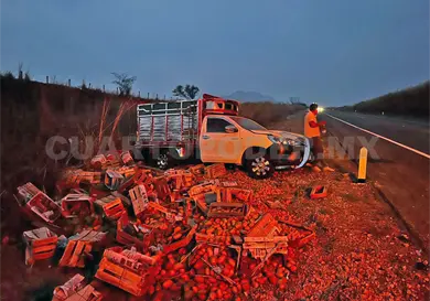 Estaquitas de comerciante se sale de v&iacute;a de cuota