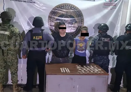 Detienen a tres con armas, equipo táctico y drogas Detienen a tres con armas, equipo táctico y drogas