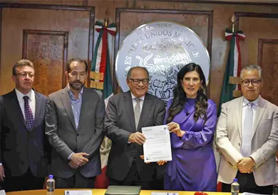 Diputados reciben reforma electoral de Sheinbaum