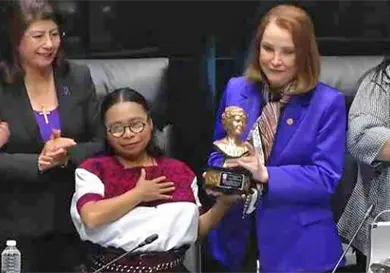 Cecilia L&oacute;pez P&eacute;rez recibe galard&oacute;n