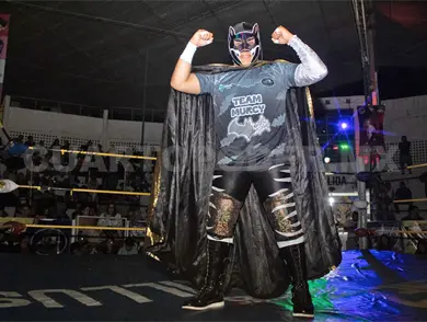 Jaguar Negro Jr. triunfa ante consagrados