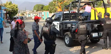 Tras robar celular van en persecuci&oacute;n de los ladrones