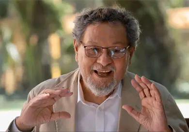 &Eacute;lmer Mendoza gana Premio de Literatura