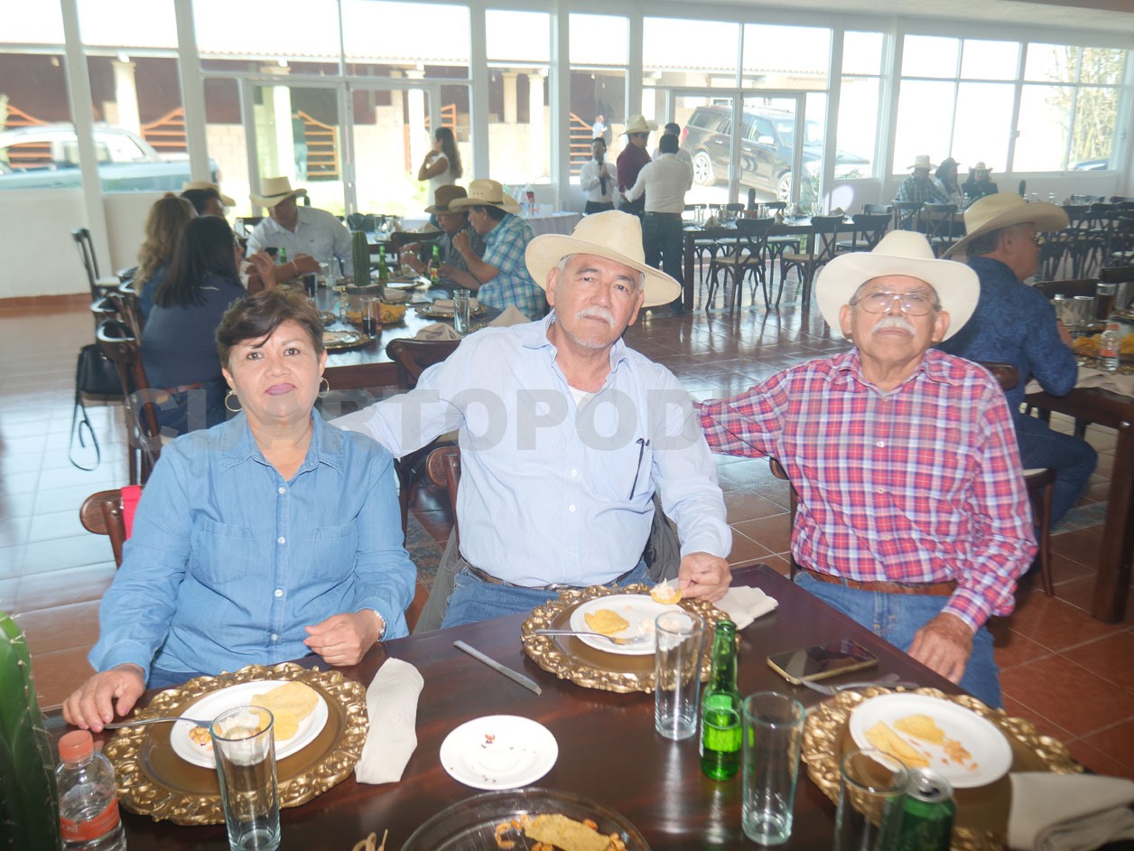 Celebrando los 65 años de Esteban