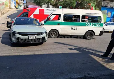 Tres heridos en colectivazo por corte de circulaci&oacute;n