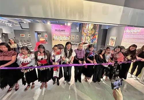 Inauguran exposici&oacute;n "Mujeres y Naturaleza"