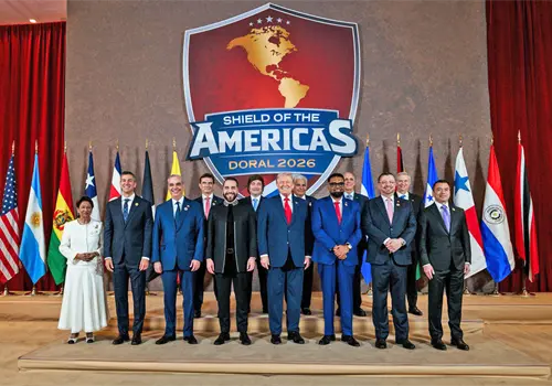 No voy a aprender su maldito idioma, dice Donald Trump