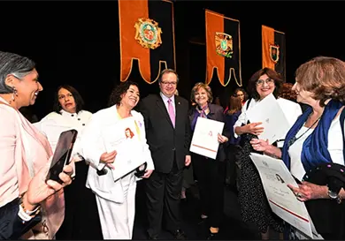 Galardonan a mujeres con el Sor Juana Galardonan a mujeres con el Sor Juana