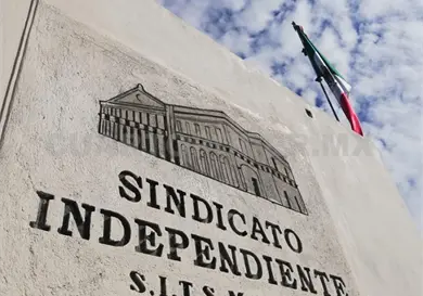 Suspenden servicios de salud a trabajadores