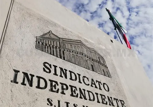 Suspenden servicios de salud a trabajadores