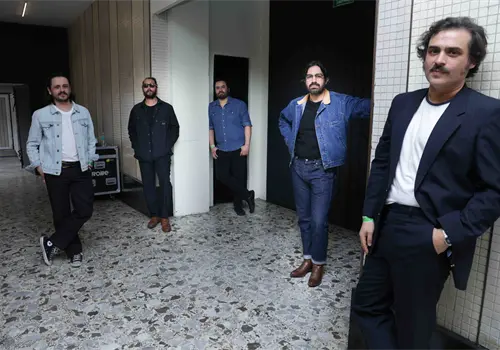 Enjambre y Allison persisten