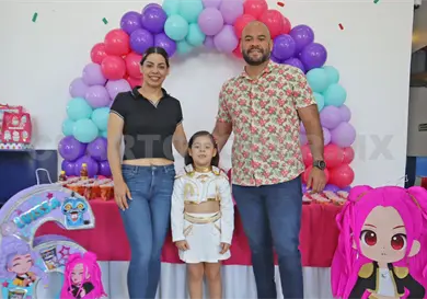 Luisa disfruta sus 6 años Luisa disfruta sus 6 años