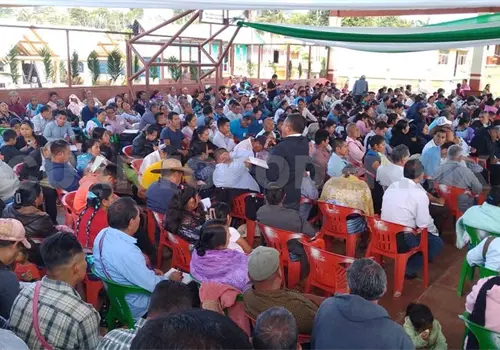 Encuentro de di&aacute;conos de siete zonas pastorales