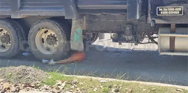 Volquetero arrolla a universitaria y muere