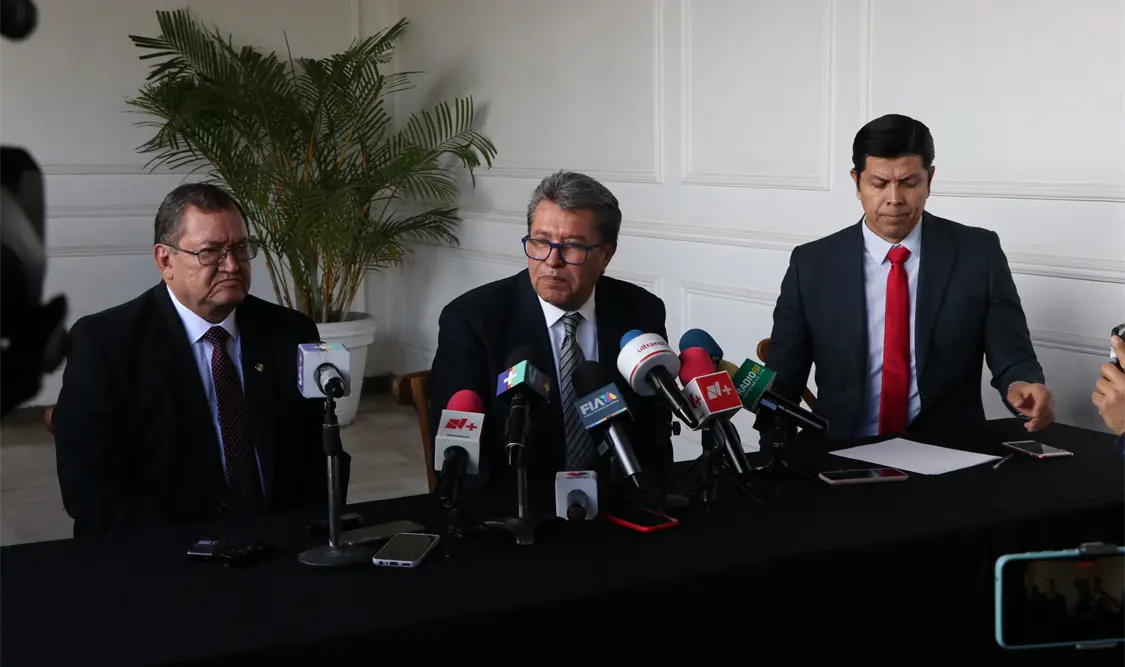 Monreal aseguró que el jueves no hubo regaños en Palacio Nacional, e insistió en que PT y PVEM deben considerar apoyar el proyecto. Cortesía