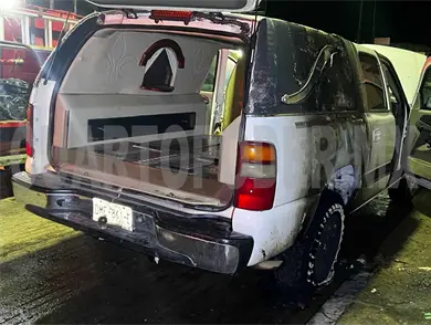 Queman neum&aacute;tico de carroza f&uacute;nebre