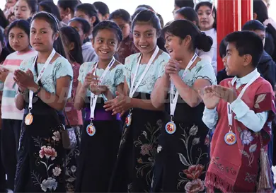 Garantizan apoyo a niños de Zinacantán Garantizan apoyo a niños de Zinacantán