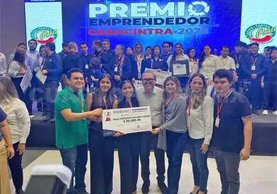 Obtienen 2do lugar en Premio Emprendedor Obtienen 2do lugar en Premio Emprendedor