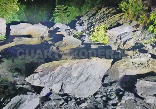 Deslave en el tramo carretero Tecpat&aacute;n-Mezcalapa