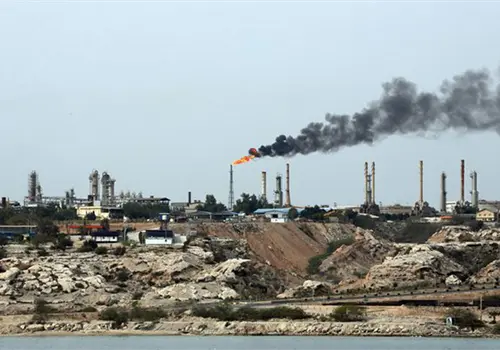 EE. UU. bombardea la isla petrolera de Kharg