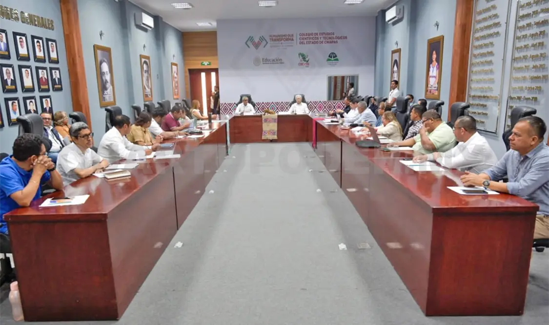 Durante la reunión se llevó a cabo la entrega de constancias a presidentes de academias estatales. Cortesía