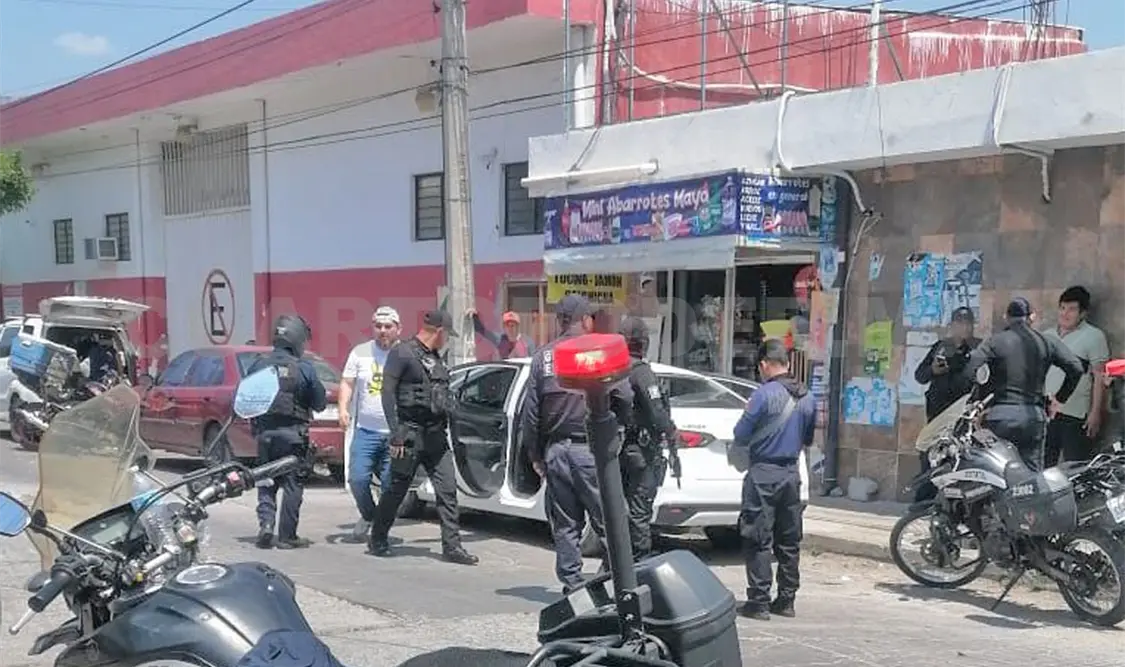 El chofer se salvó de que lo privaran de la libertad porque aceleró y escapó del sitio. Ulises Villalobos / CP