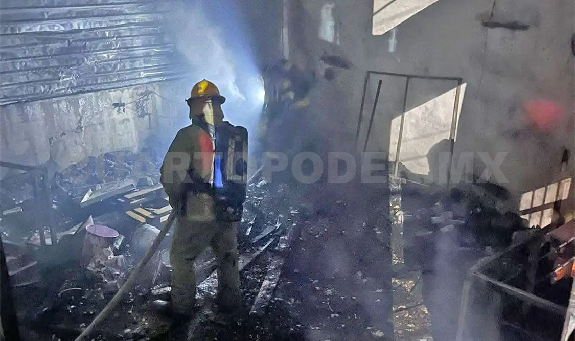 El siniestro fue en una carpintería localizada en la colonia Maldonado, poco antes de la medianoche. Ulises Villalobos / CP