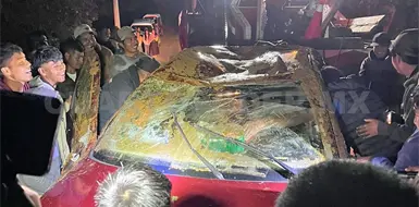 Sale del camino y cae a barranco en comunidad