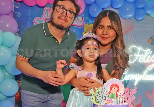 Marina festeja su cumplea&ntilde;os bajo el mar