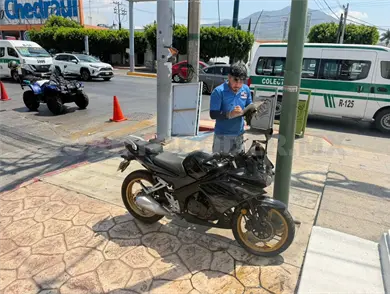 Lo impacta un autom&oacute;vil y acaba en estado cr&iacute;tico