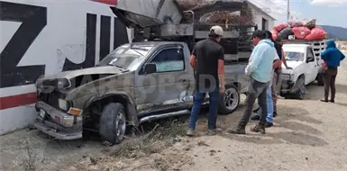 Carambola en libramiento Sur entre tres camionetas