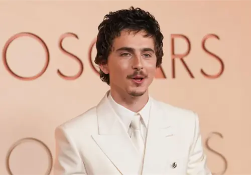 Timoth&eacute;e y la maldici&oacute;n Kardashian