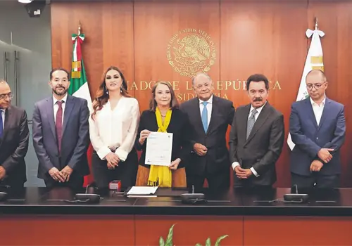 Turnan a Comisiones Plan B de Claudia Sheinbaum