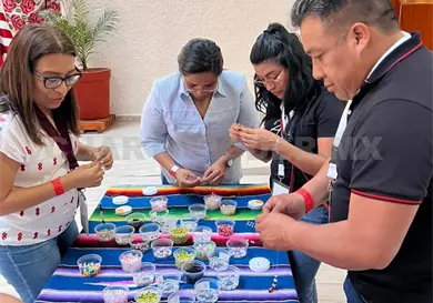 Participan docentes en seminario de capacitaci&oacute;n