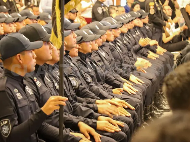 Primera generaci&oacute;n de cadetes, 112 graduados