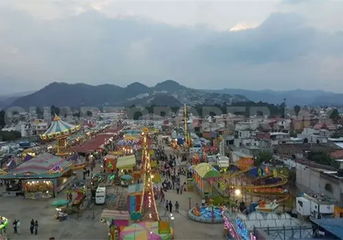 Pavimentar&aacute;n el parque previo a Feria de la Paz