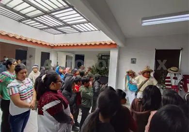 Inauguran exposici&oacute;n de Trajes Ceremoniales