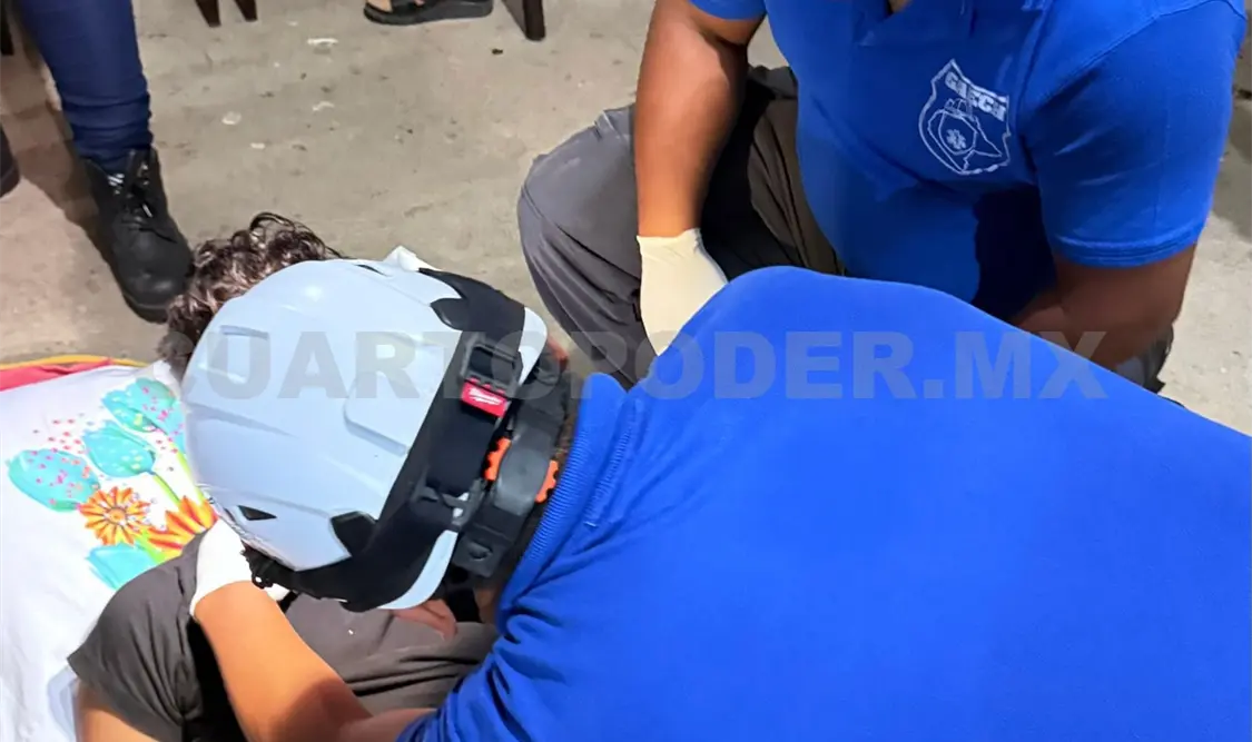 Elementos de emergencia se presentaron al sitio, donde un joven quiso quitarse la vida por ahorcamiento. Ulises Villalobos / CP