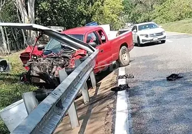 Queseros salen del camino y se accidentan