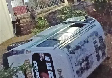 &Uacute;nicamente da&ntilde;os en volcadura de colectivo